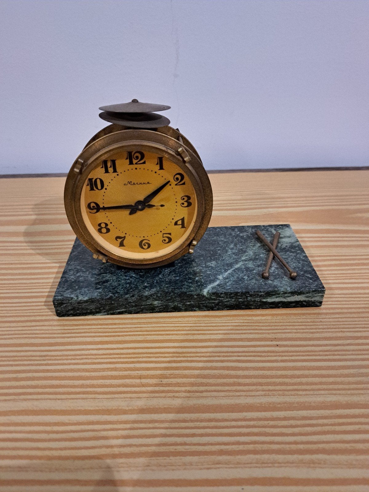 Vintage Molnija wekker op marmeren voet, Ophalen of Verzenden