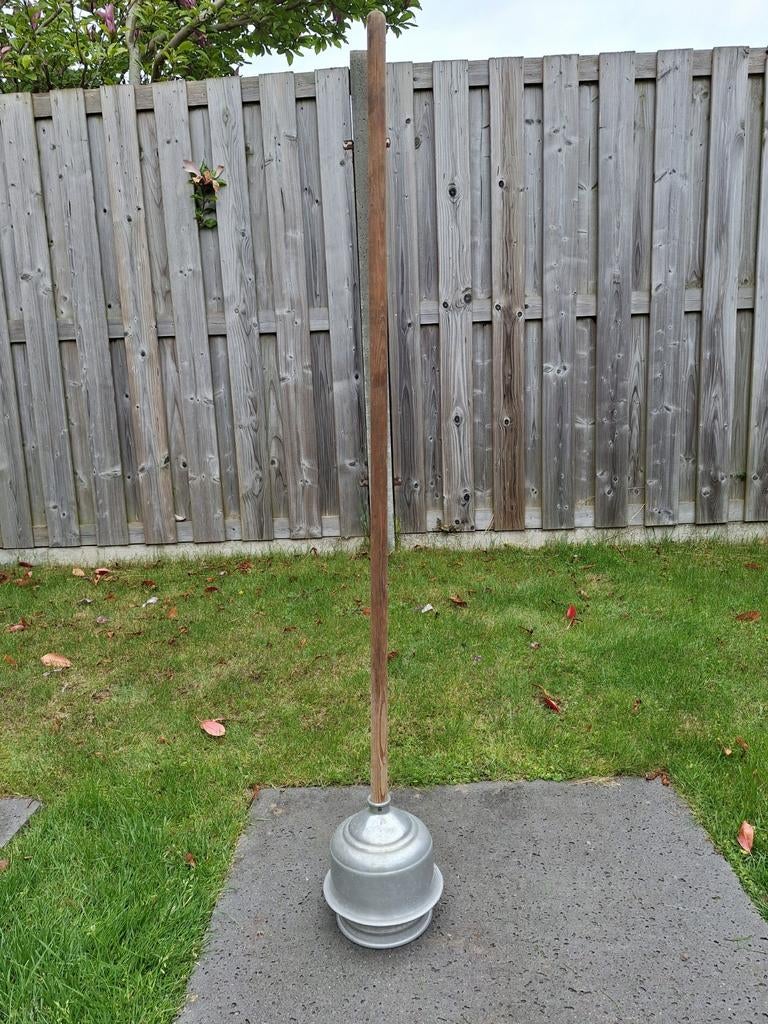 antieke wasstamper, Ophalen