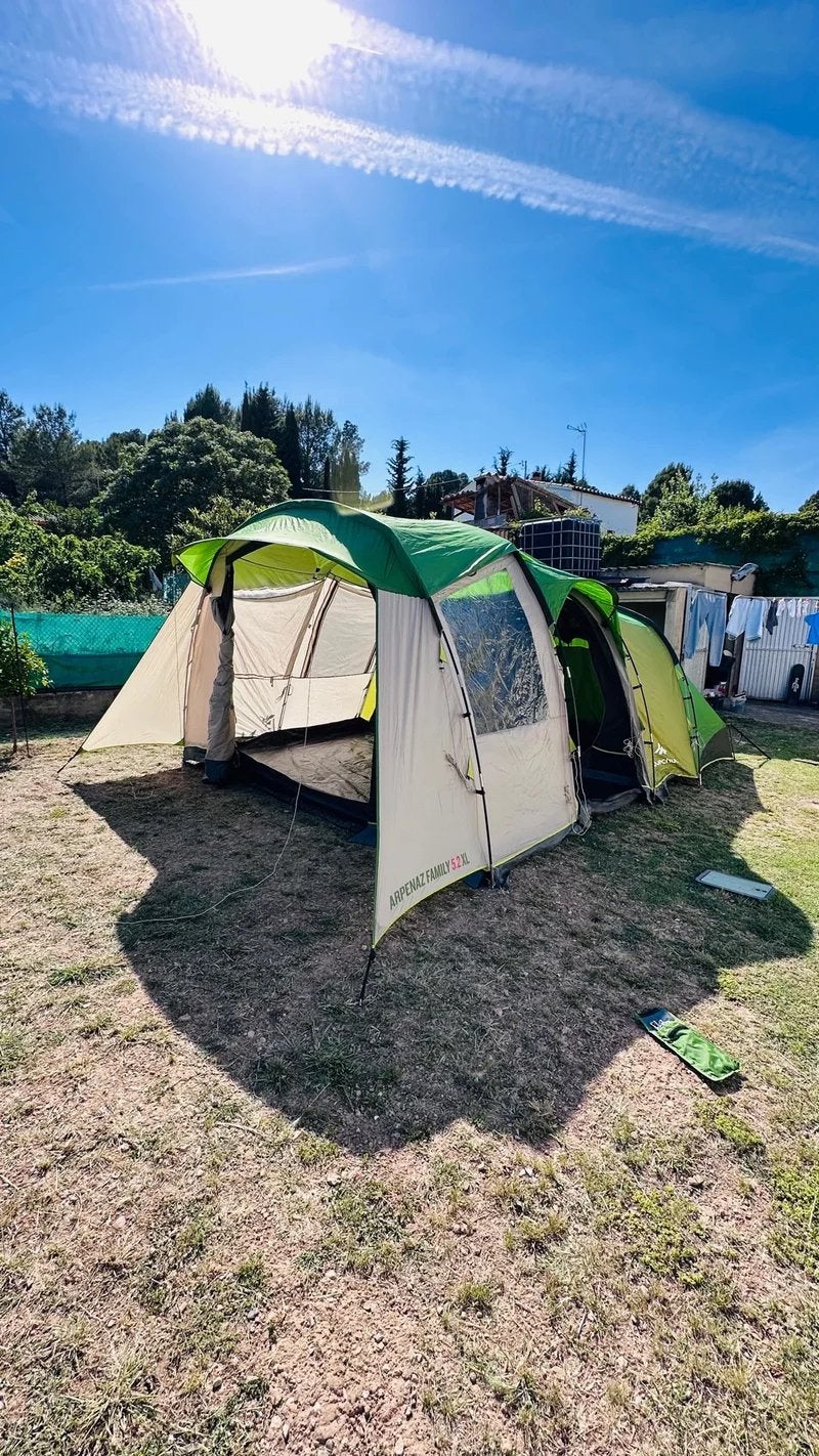 Quechua Arpenaz Family 5.2 XL tent + shelter 2.5x2.5 +stoel, Caravans en Kamperen, Ophalen, Zo goed als nieuw, Tot en met 6