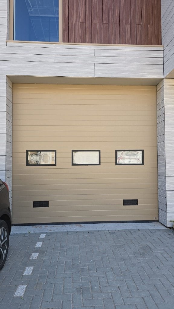 Gloednieuwe garagedeur / rolluik XS Doors – nooit gebruikt, Doe-het-zelf en Verbouw, Rolluiken, Ophalen, 200 cm of meer, Crème of Beige
