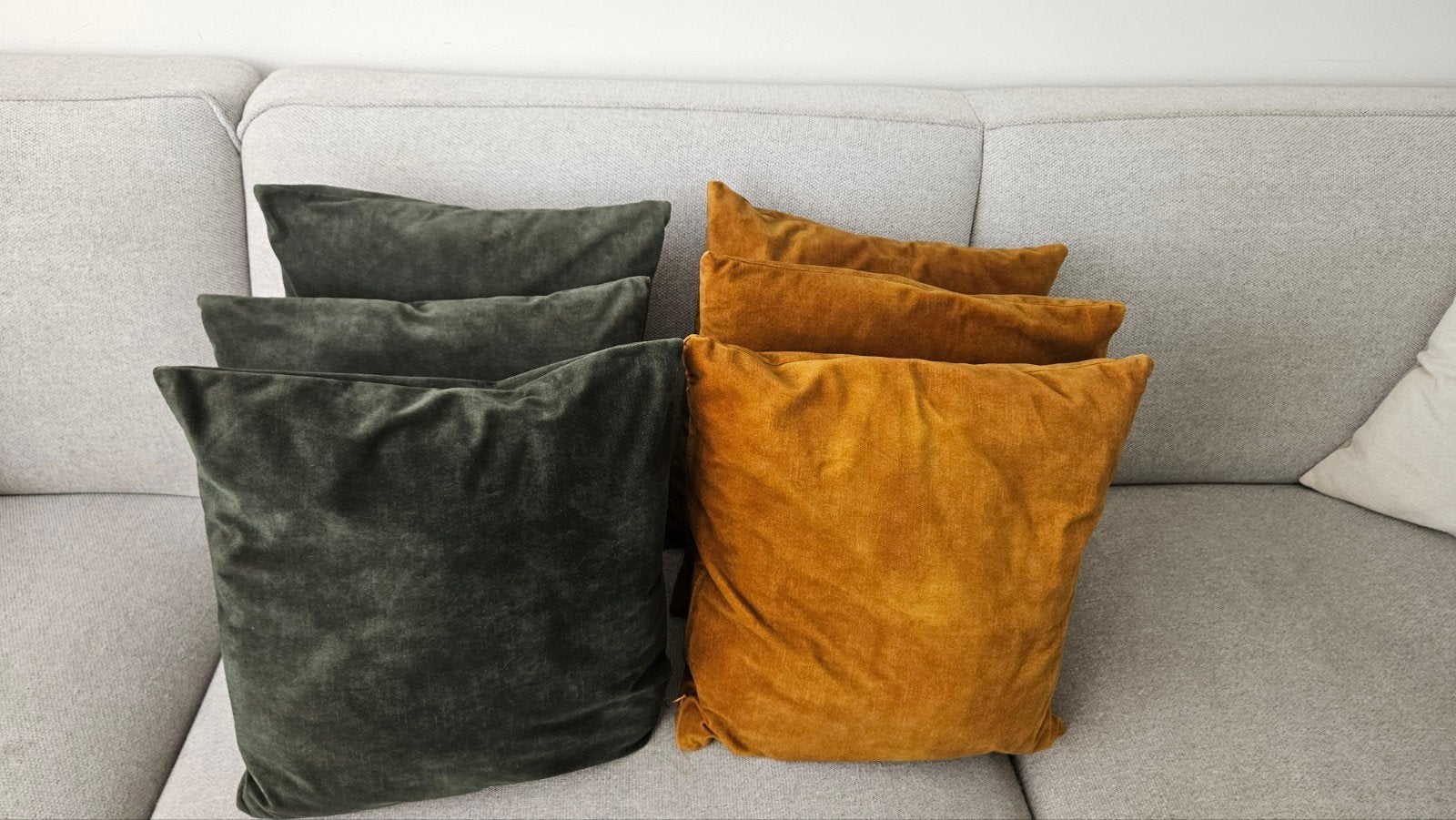 Set van 6 fluwelen sierkussens: 3x groen, 3x okergeel, Overige merken, Gebruikt, Meerkleurig, Inclusief binnenkussen