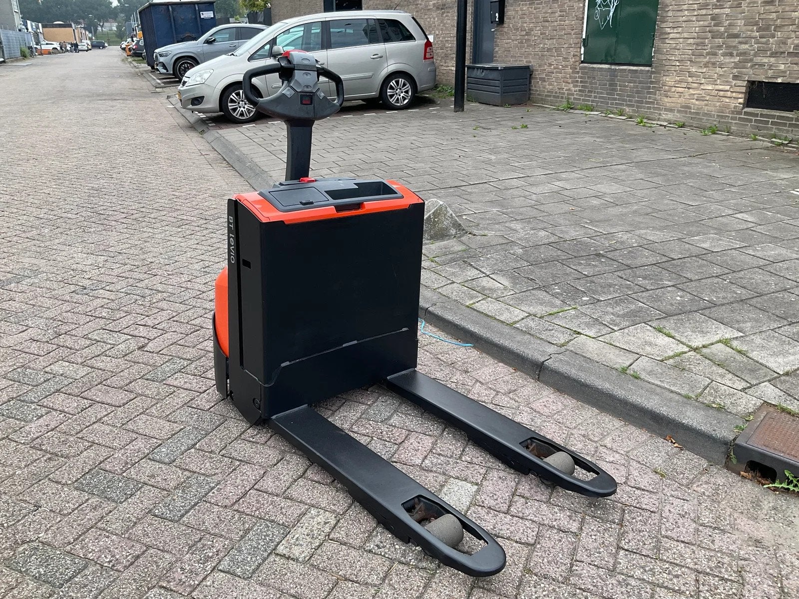Toyota LWE140 1400KG BREDE PALLETWAGEN / HEFTRUCK (bj 2015), Zakelijke goederen, Toyota, Marconistraat 2
3133KL  Vlaardingen, NL