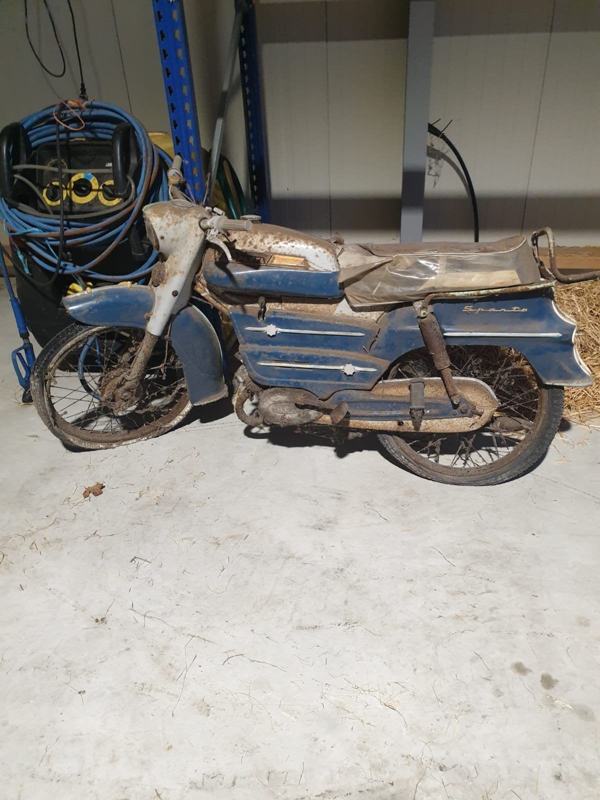 Oude Sparta bromfiets - Opknapper/Onderdelen, Ophalen of Verzenden, Sparta