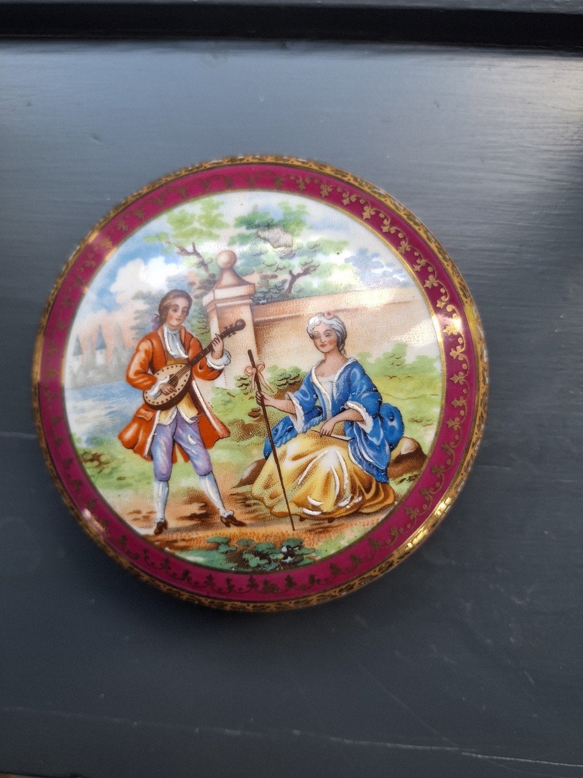 Limoges snuisterijdoosje van porselein met prachtige deksel, Ophalen of Verzenden
