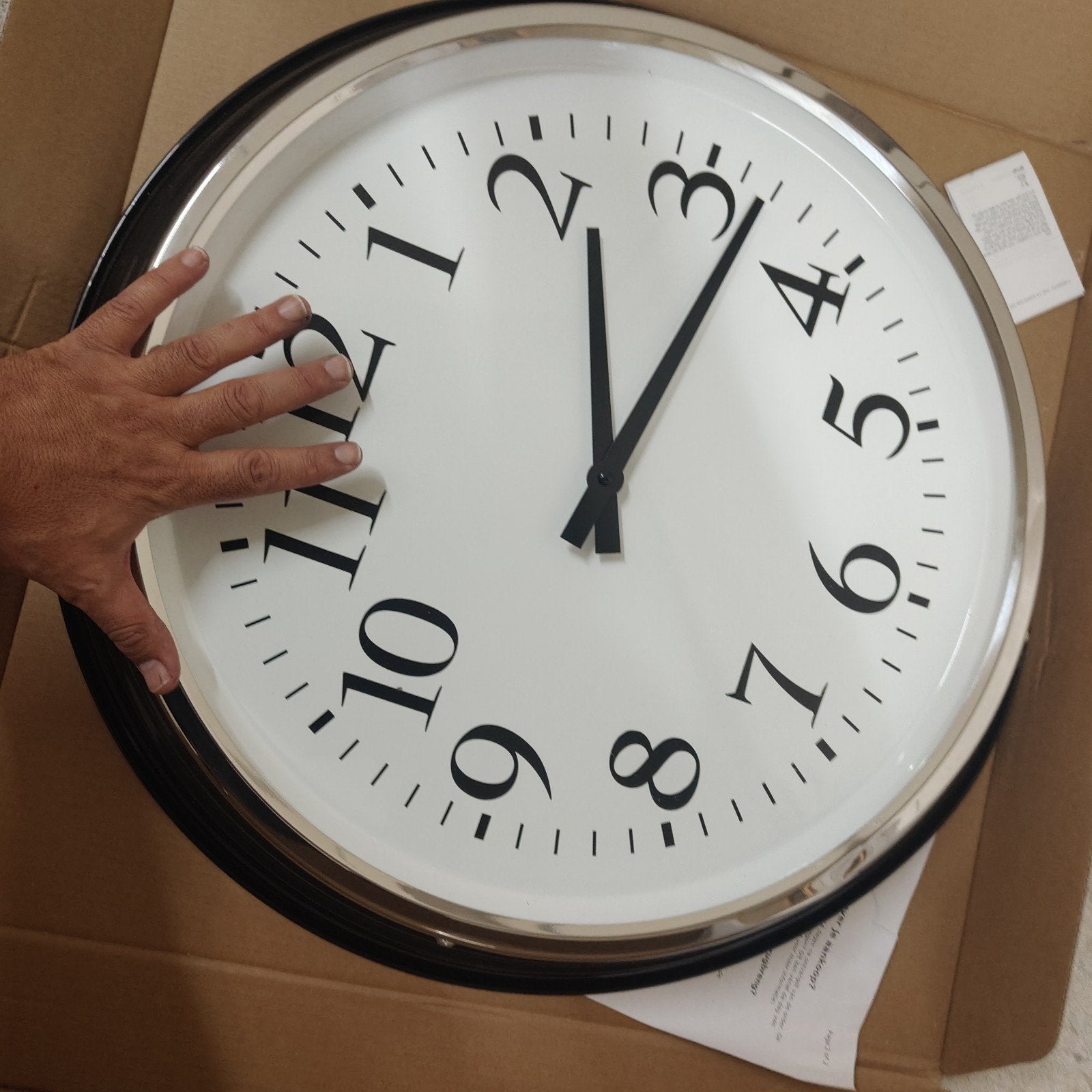 IKEA BRAVUR Wandklok - 59 cm - Zwart/Wit - Nieuw in doos, Ophalen of Verzenden, Nieuw, Wandklok