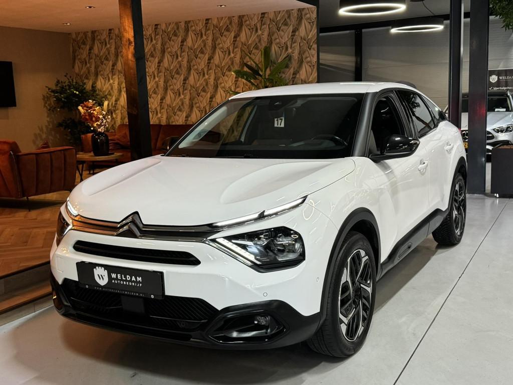 Citroen C4 1.2 Puretech Shine Garantie Head-Up Carplay Camer, Gebruikt, Zwart, 1199 cc, Leder en Stof