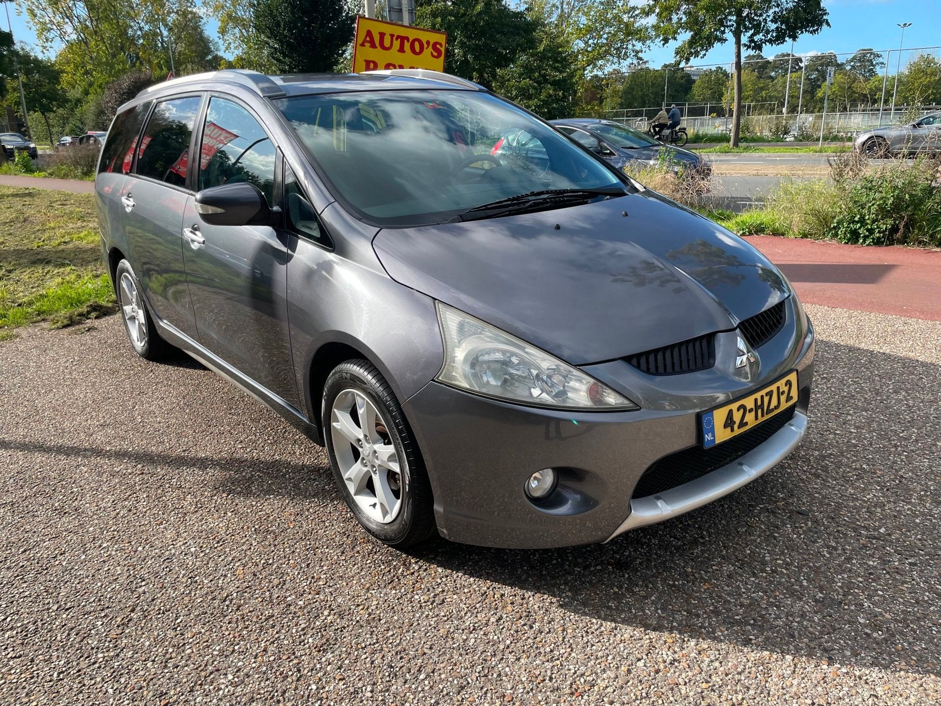 Mitsubishi Grandis 2.4-16V InSportCRUISE CONTR A SENSORS AIR, Auto's, Voorwielaandrijving, Dealer onderhouden, Gebruikt, 7 stoelen