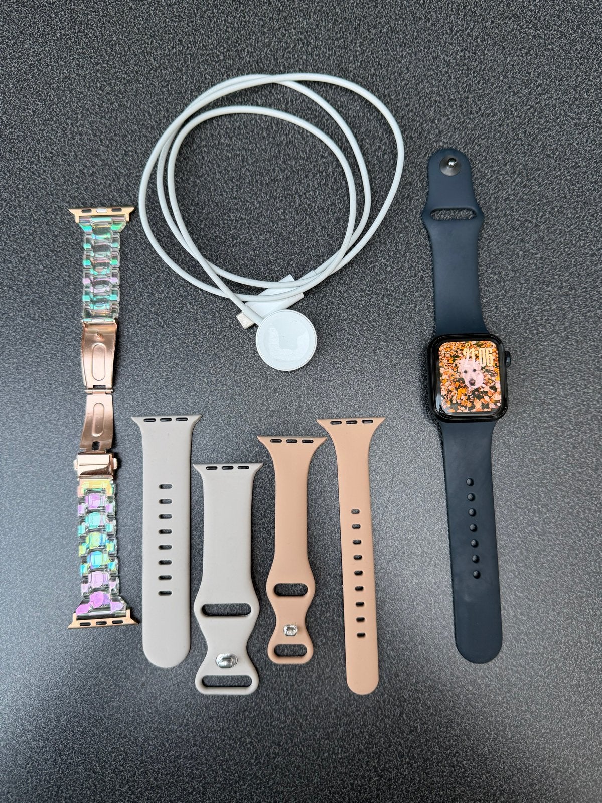 Apple Watch SE GPS 40 mm met extra bandjes en oplader, Sieraden, Tassen en Uiterlijk, Horloges | Dames, Kunststof, Polshorloge
