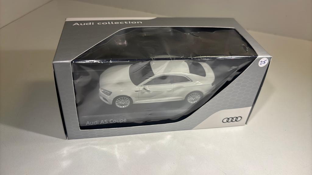 Audi a5 coupe white spark 1.43, Overige merken, Auto, Ophalen of Verzenden, A