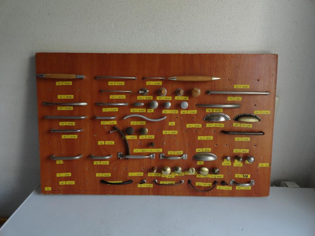 Handgrepen, grepen, greepjes voor kastjes of laden 47 stuks, Antiek en Kunst, Ophalen of Verzenden