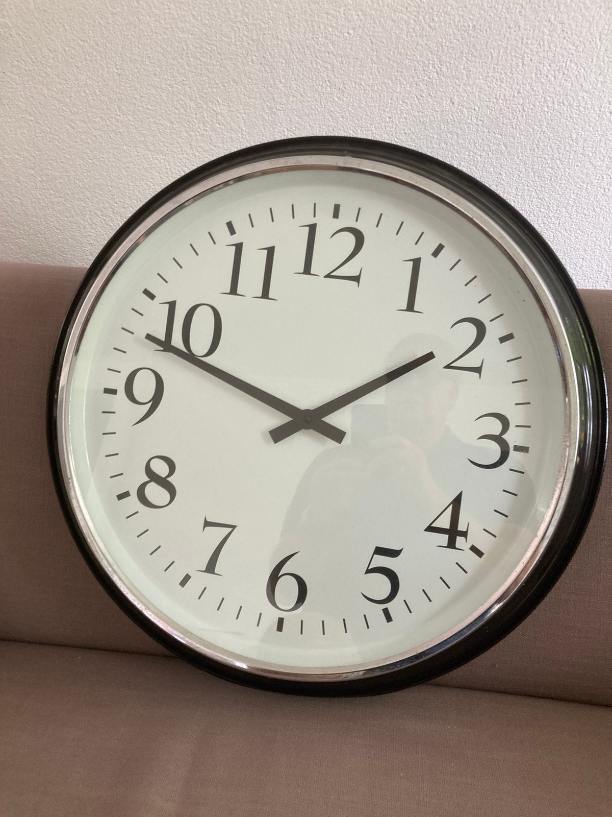 Te koop aangeboden  IKEA Bravur wandklok, Ophalen, IKEA, Analoog, Zo goed als nieuw