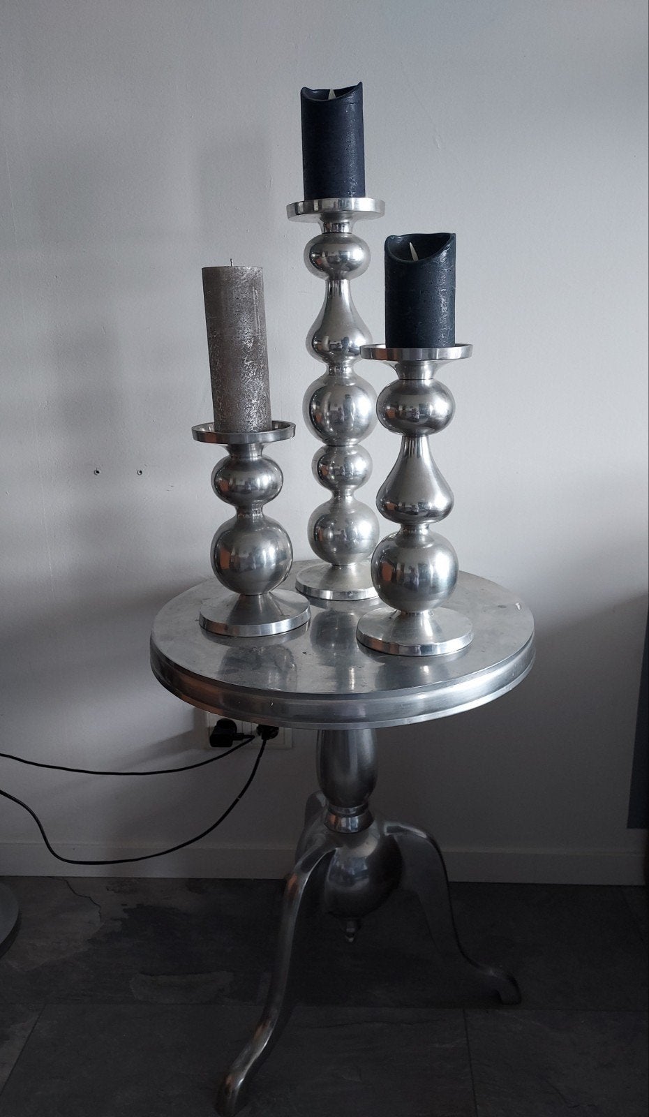 Aluminium tafeltjes  2X   1X 3 kandelaars, Huis en Inrichting, Tafels | Bijzettafels, Ophalen