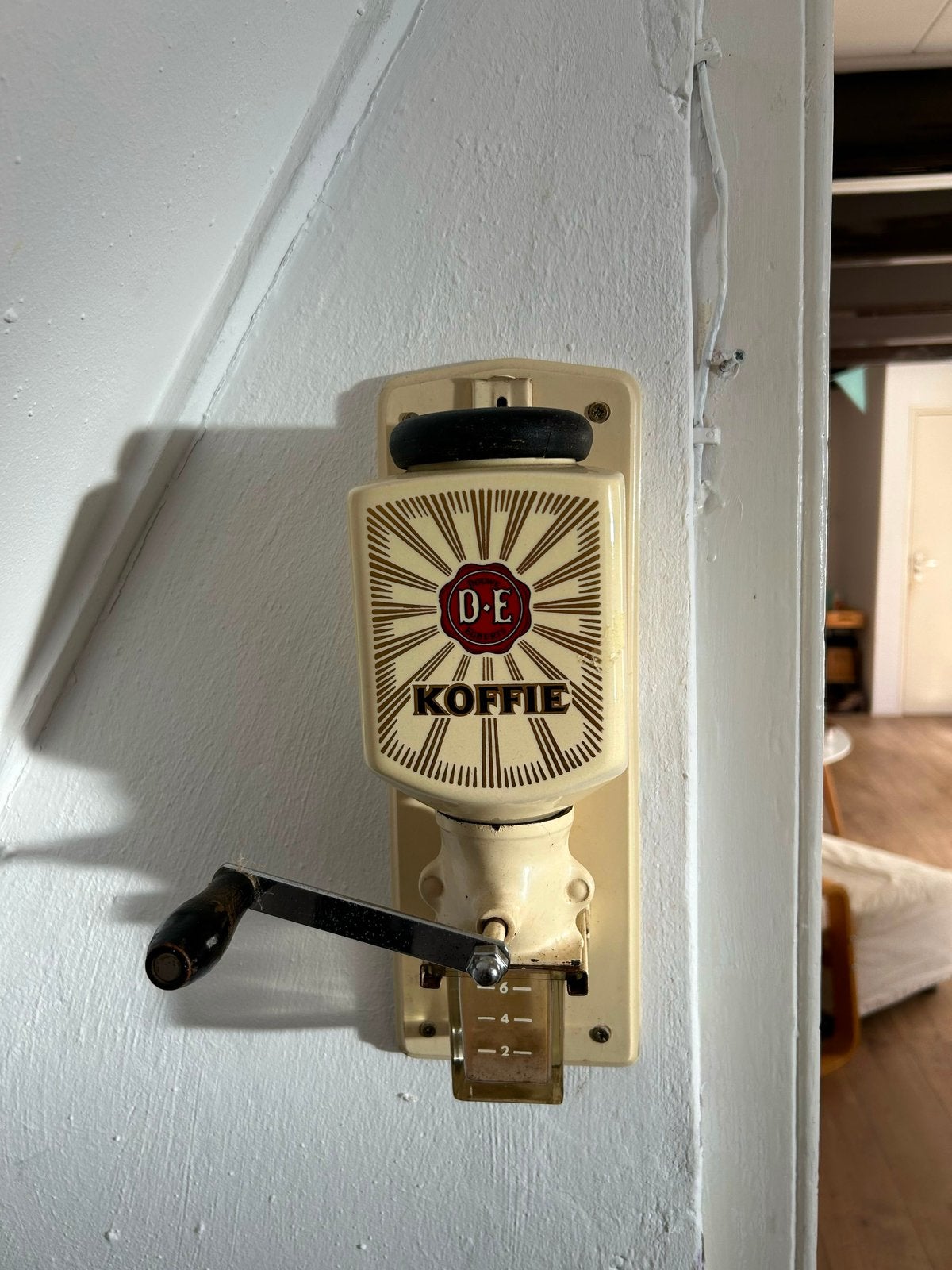 Douwe Egberts koffiemolen, Huis en Inrichting, Ophalen, Zo goed als nieuw