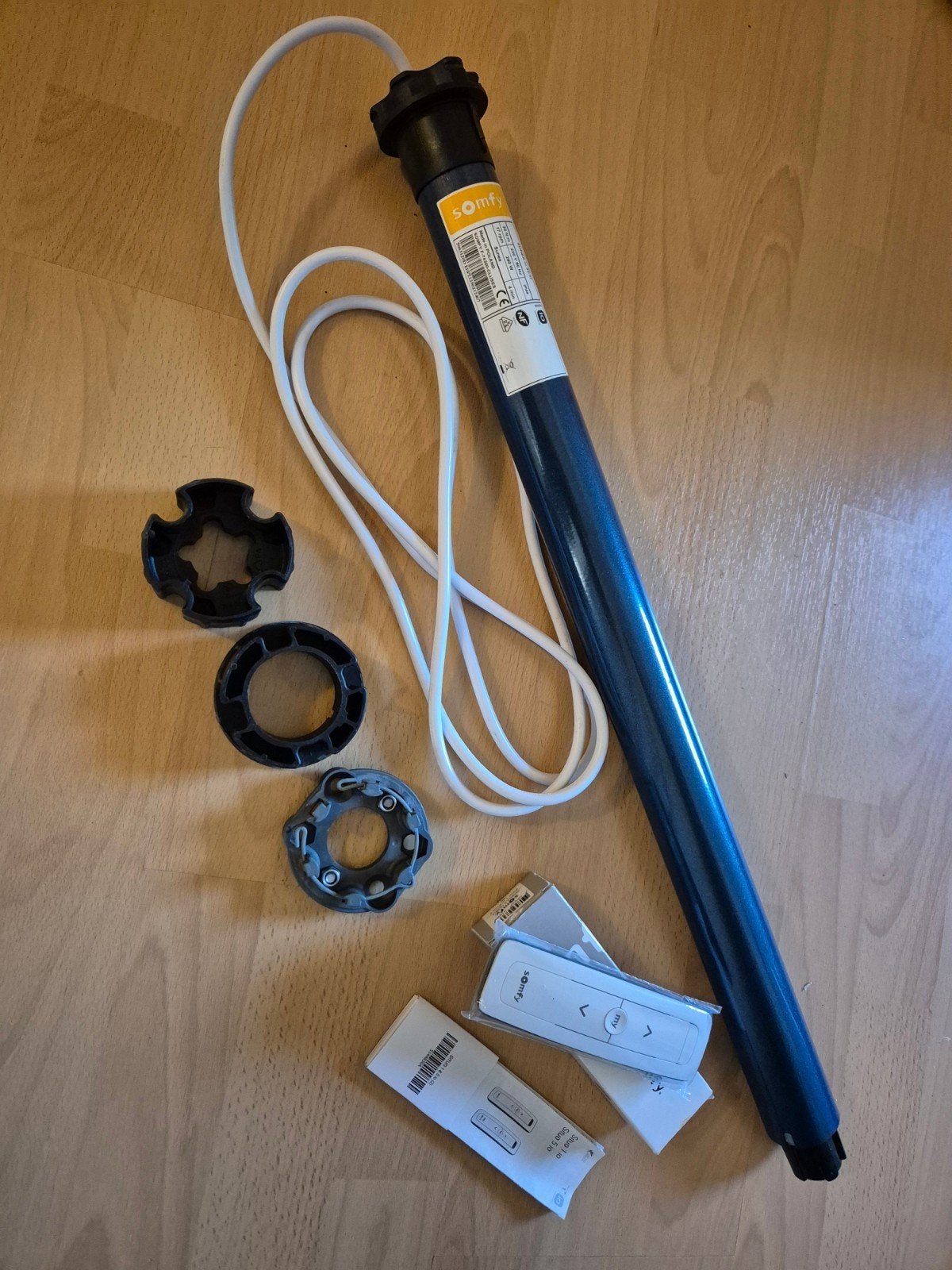 Somfy SUNEA io 30 / 17 met io afstandsbediening, Doe-het-zelf en Verbouw, Rolluiken, Ophalen, Overige kleuren, Minder dan 100 cm