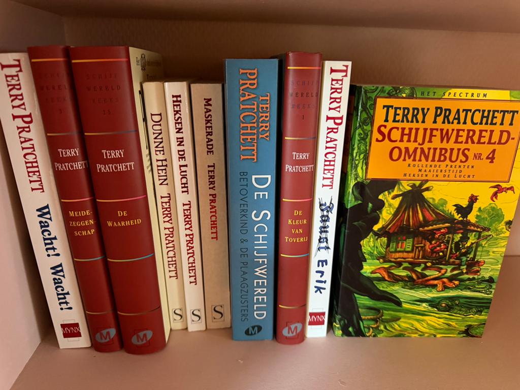 Terry Pratchett Boekenbundel - 10 Schijfwereld Boeken, Boeken, Ophalen of Verzenden, Gelezen, Nederland