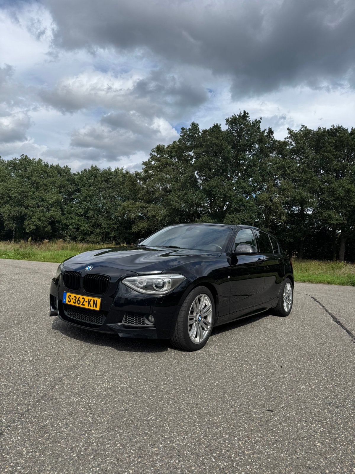 BMW 116i M Sport | CarPlay | Xenon | APK 04/2027, Auto's, BMW, 1-Serie, Zwart, 4 cilinders, Zwart