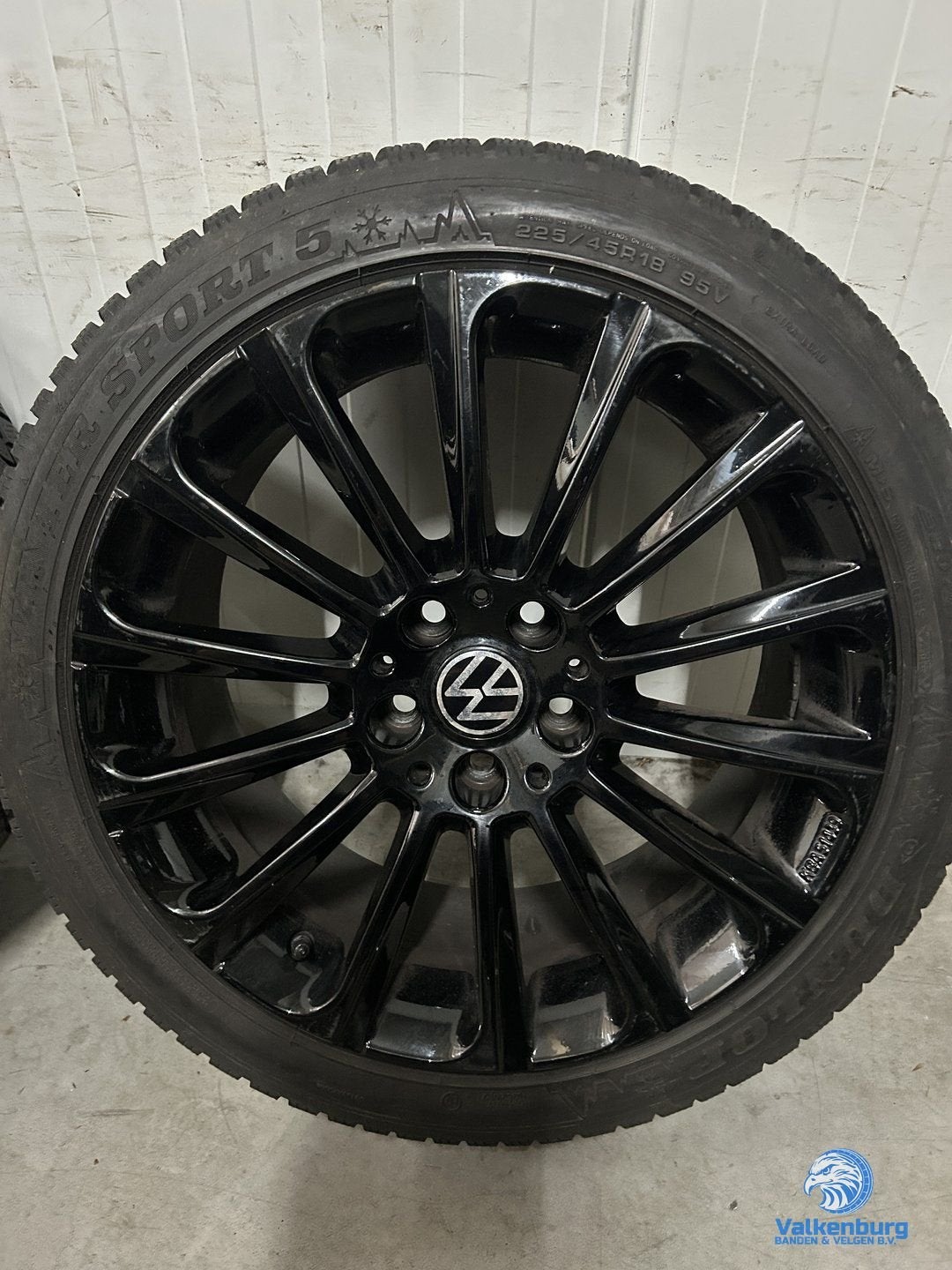 6-7mm! VW Caddy Passat 18 inch zwarte velgen 5x112 winterban, Auto-onderdelen, 18 inch, -, -, Banden en Velgen