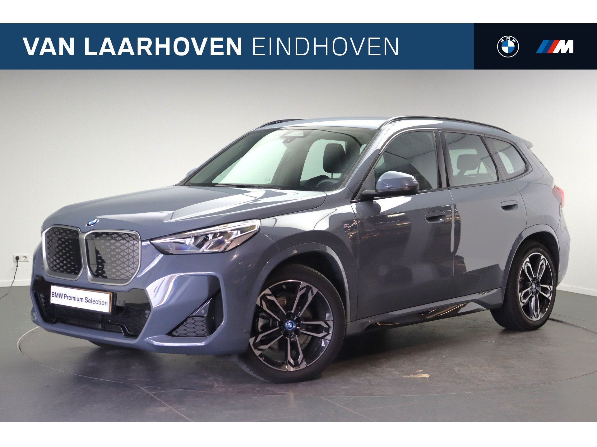 BMW iX1 xDrive30 M Sport / Sportstoelen / M Adaptief onderst, Auto's, Gebruikt, Met garantie (alle), 24 min, Vierwielaandrijving