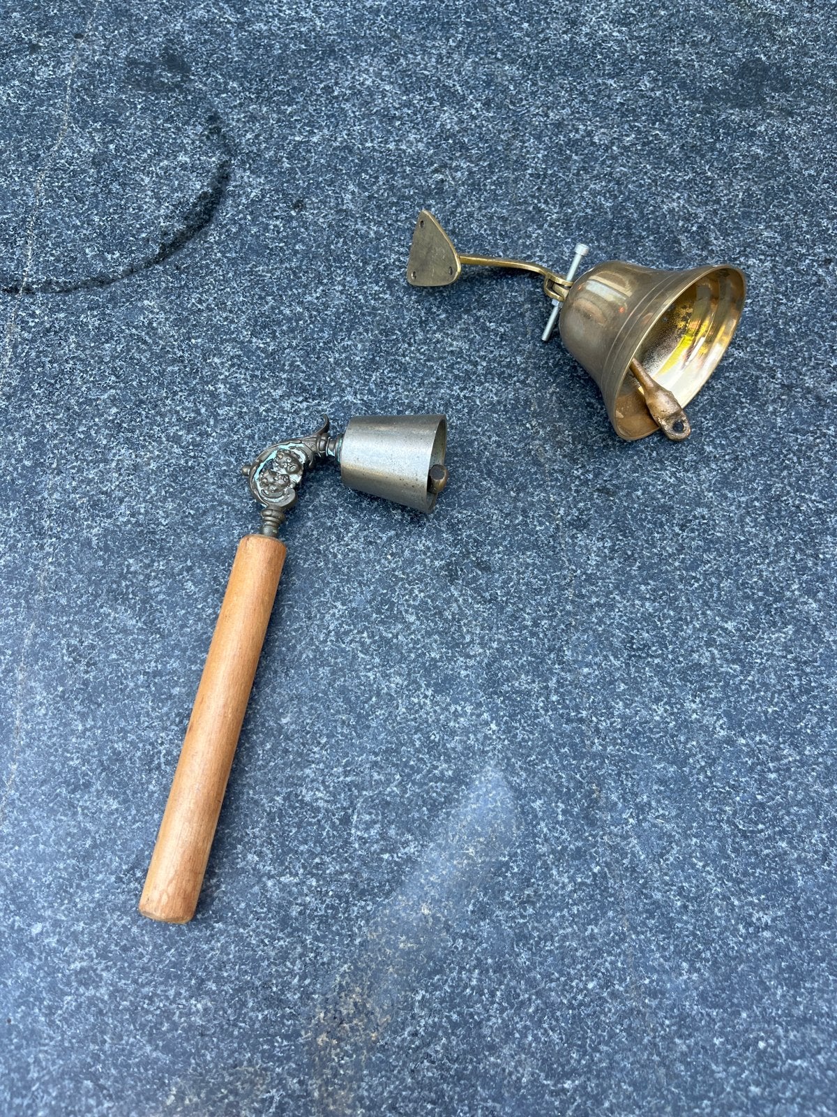 Antieke Messing Bellen: Handbel en Deurbel, Antiek en Kunst, Ophalen of Verzenden