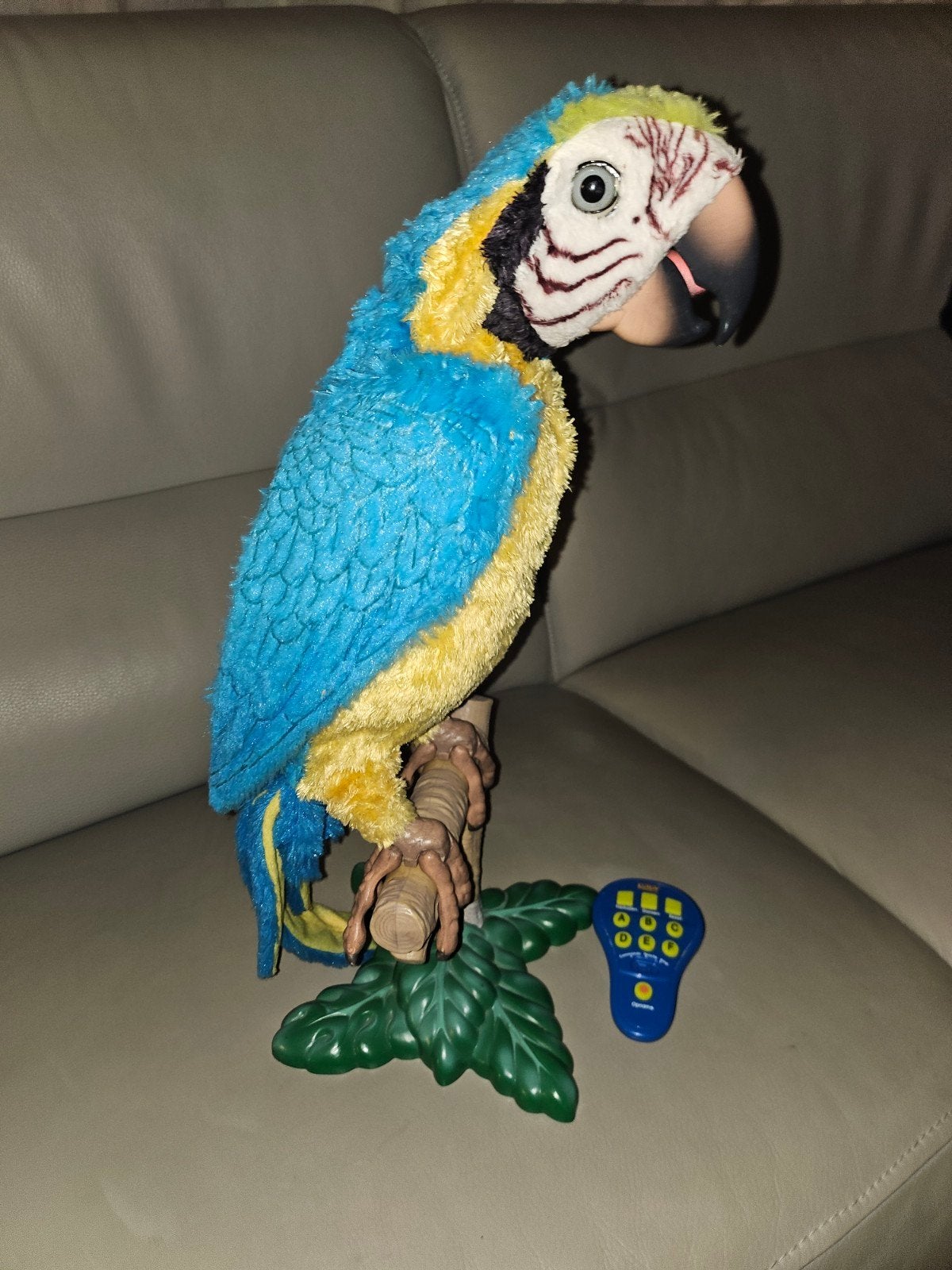 COCO PRATENDE PAPAGAAI FURREAL, Ophalen