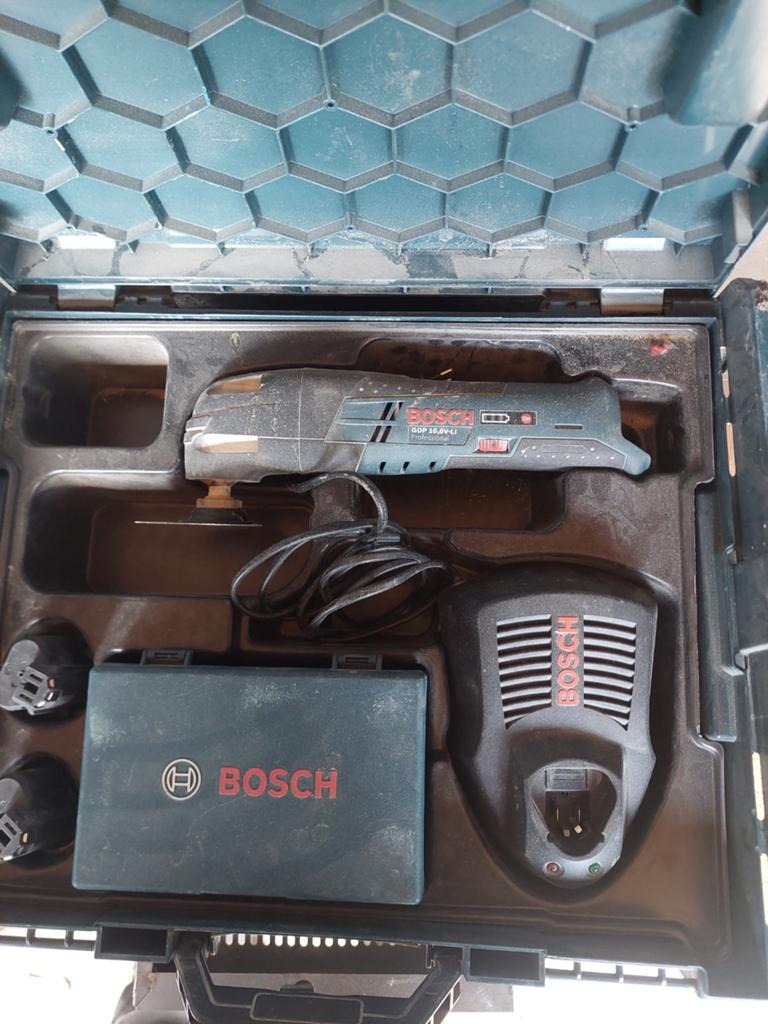 Bosch GOP 10.8V-LI Professional Multitool met Accu's en Lade, Ophalen of Verzenden, Gebruikt