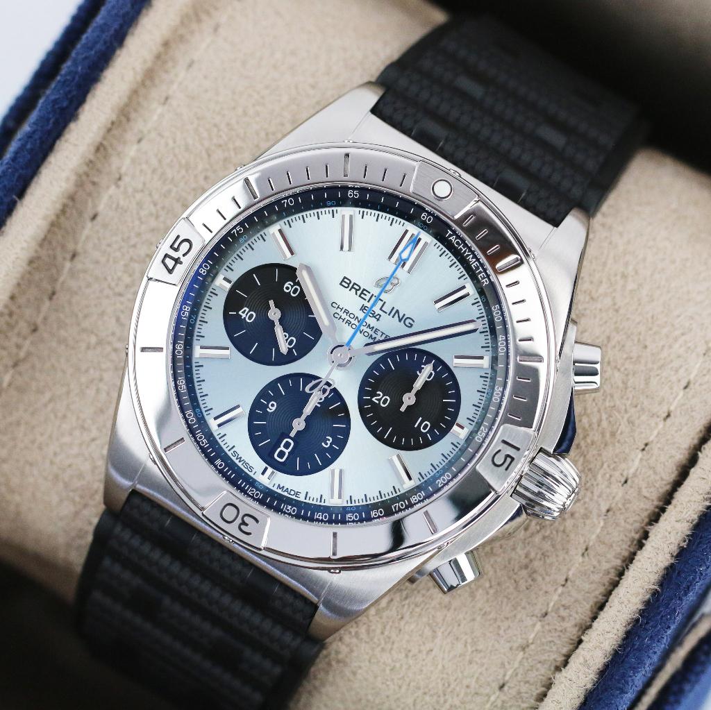 Breitling Chronomat Platinum Ice Blue 42 (Zeer goed/ 2022), Staal, Breitling, Polshorloge, Kunststof