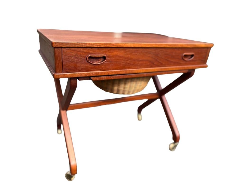 Deens vintage wandmeubel/ Design / side table, kast, 45 tot 60 cm, Gebruikt, Rechthoekig, Deens design/ Vintage/ Teakhout