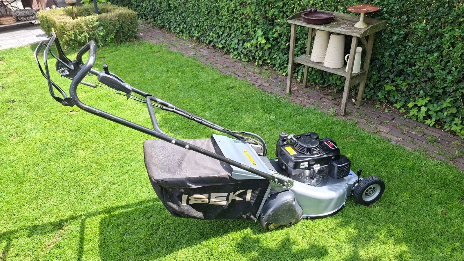Iseki sw8210 pro benzine walsmaaier. 2019, Tuin en Terras, Grasmaaiers, Ophalen, Cirkelmaaier, Zo goed als nieuw, Benzine-grasmaaier