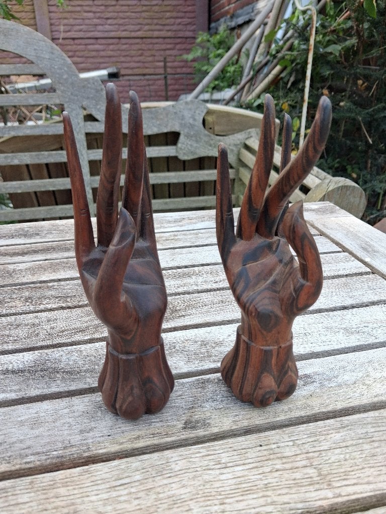 Set van 2 Boeddha handen van pallisanderhout, Houtsnijwerk, Minder dan 20 cm, Ophalen of Verzenden, Handgemaakt
