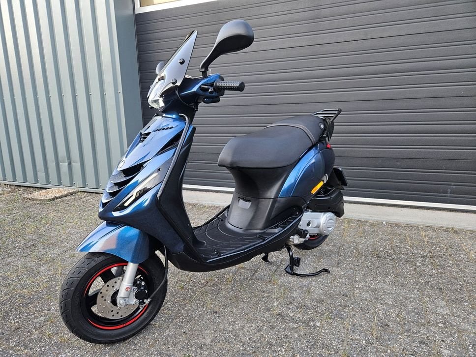 Foto 6 van PIAGGIO ZIP 50 4T E4 BROM 2020 DIAMOND BLEU 7070KM + OPTIES