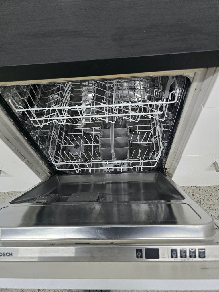 Foto 5 van Te koop Complete witte hoogglans keuken.