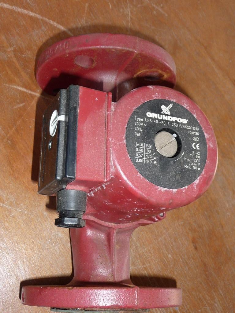 GRUNDFOS verwarmingspomp gan, Doe-het-zelf en Verbouw, Verwarming en Radiatoren, Ophalen, Radiator, Nieuw, Minder dan 60 cm