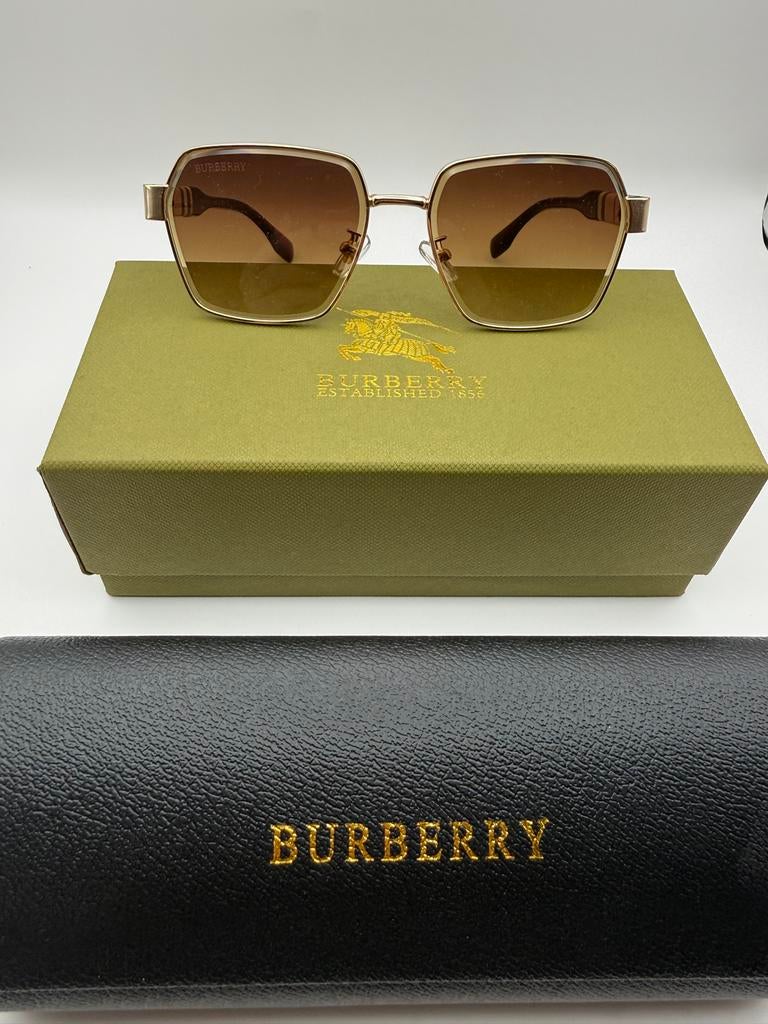 Burberry Zonnebril - Stijlvol en nog helemaal Nieuw, Overige merken, Zonnebril, Bruin, Nieuw
