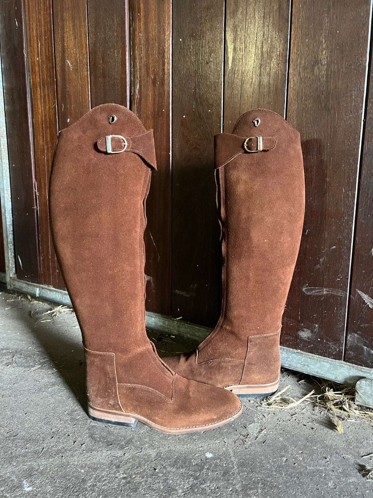Nette bruine derby’s, suede, Ophalen of Verzenden, Zo goed als nieuw, Overige disciplines