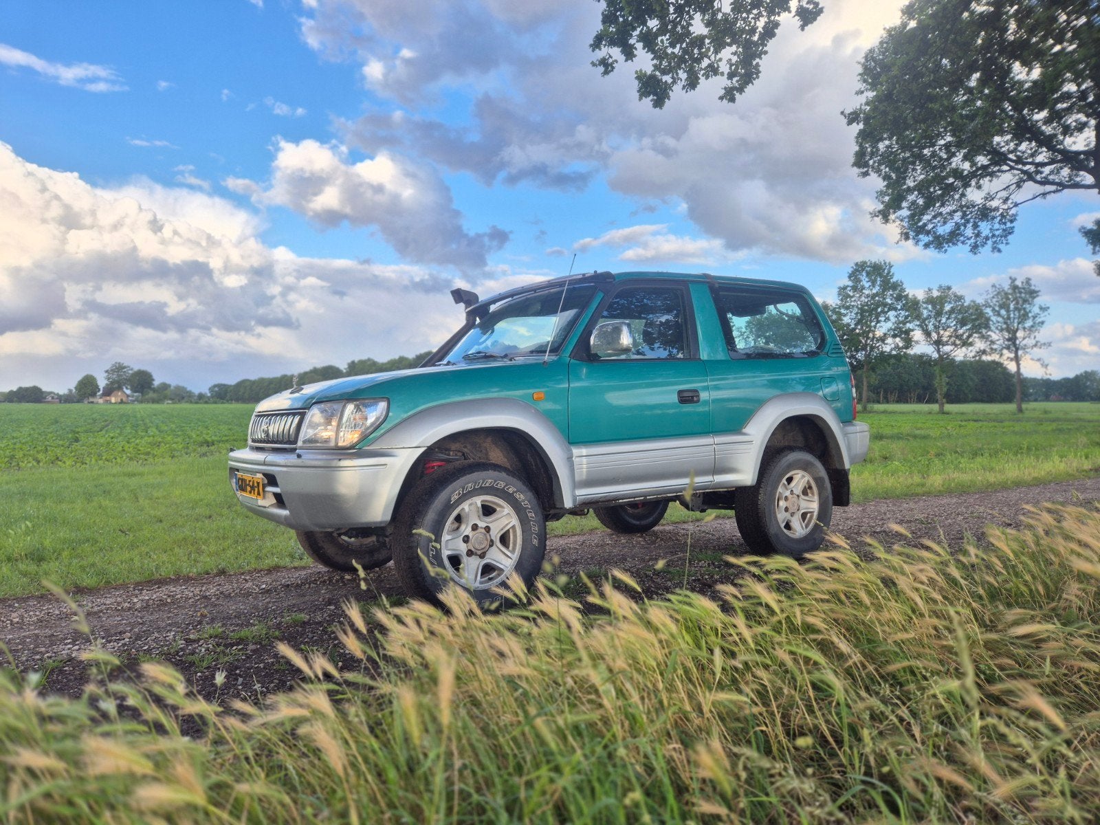 Toyota Landcruiser 90 3.4 L V6 benzine 1997, Auto's, Stof, 2800 kg, Elektrische ramen, Handgeschakeld