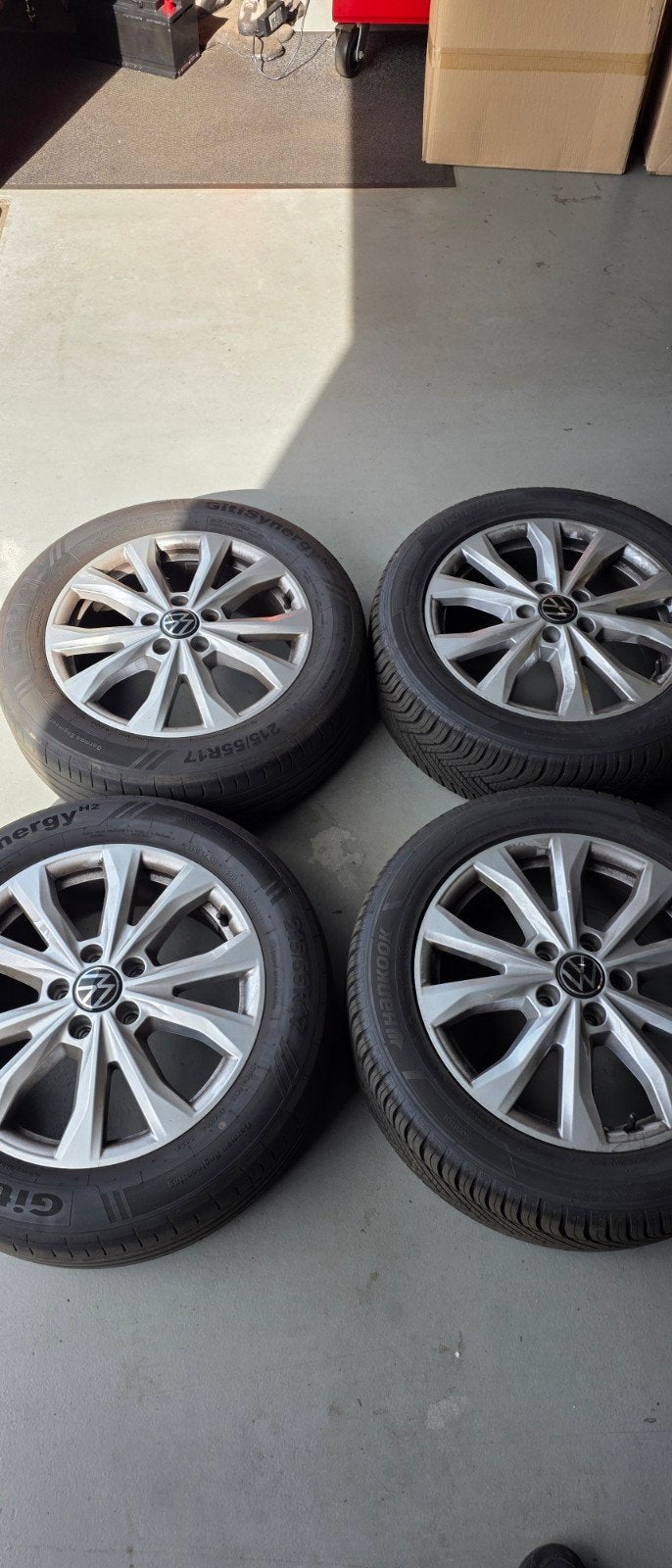 Volkswagen barahona 17 inch velgen met 2 zgan banden, Ophalen, Zo goed als nieuw