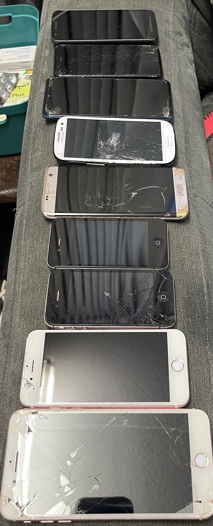 Partij defecte smartphones (iPhones, Samsung, Huawei), Telecommunicatie, Mobiele telefoons | Apple iPhone, Ophalen, Niet werkend