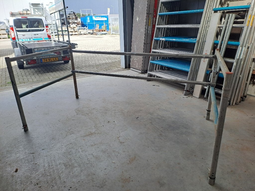 Altrex leuningen 135x90 cm (zonder horizontaalschoren), Ophalen, Gebruikt, Rolsteiger of Kamersteiger, Minder dan 2 meter