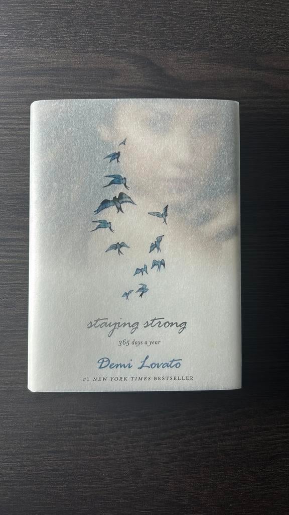 Staying Strong 365 days a year - Demi Lovato, Ophalen of Verzenden, Zo goed als nieuw
