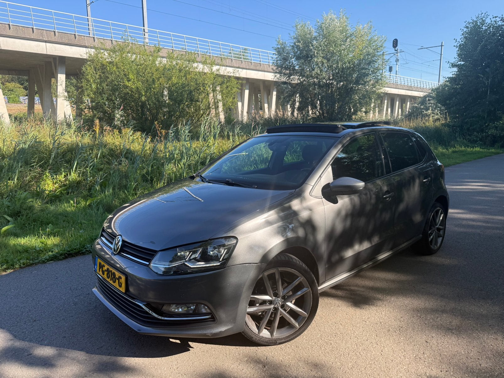 Volkswagen Polo 1.4 TDI 66KW BMT DSG 2015 Grijs, Auto's, 580 kg, Diesel, 1100 kg, 1065 kg