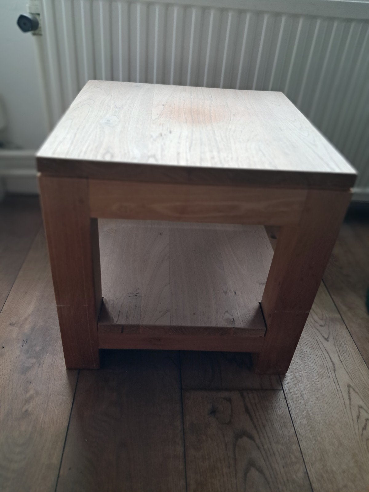 Teak houten bijzettafel 40x40cm +2 teak houten tafels 50x 50, Ophalen, Minder dan 45 cm, Minder dan 55 cm, Gebruikt