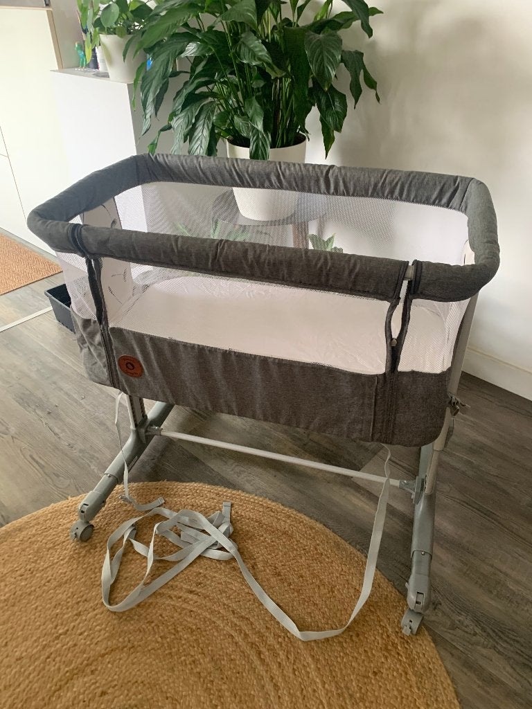 Lionelo  grijswit co-sleeper met gratis laken, Ophalen of Verzenden, Zo goed als nieuw, Wieg