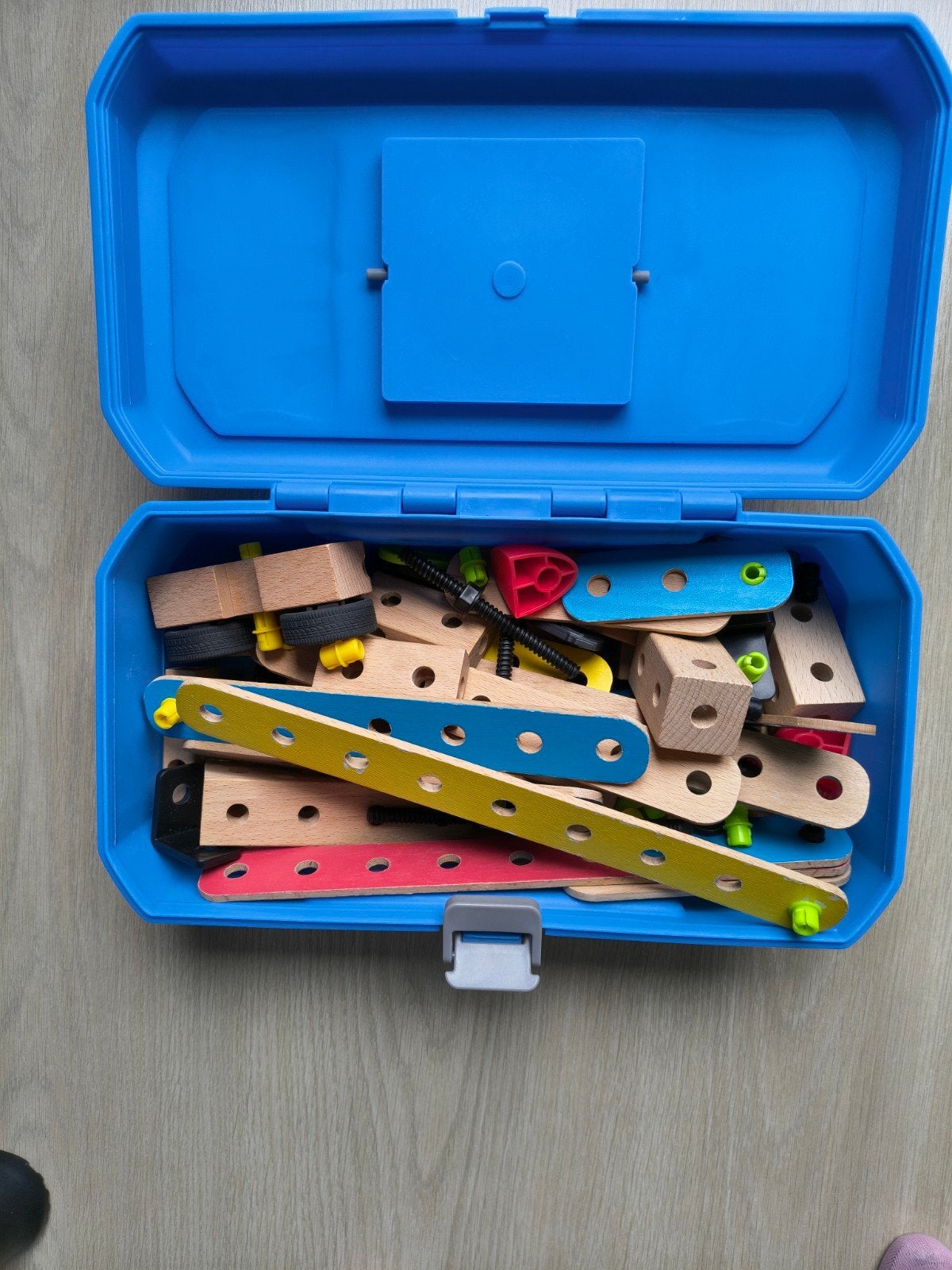 Bouwset in koffer - Houten constructiespeelgoed, Ophalen, Gebruikt, Knutselen