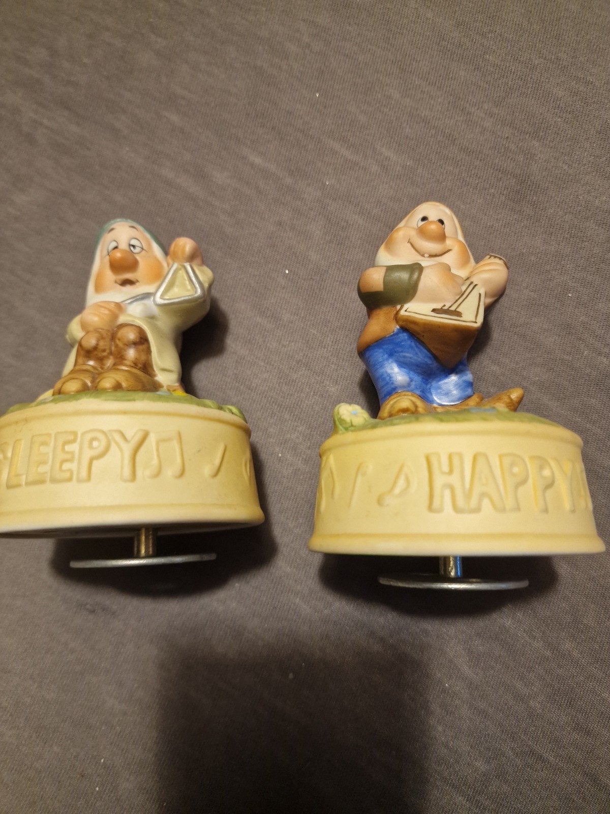 Disney Sneeuwwitje Dwergen Muziekdoosjes - Happy & Sleepy, Verzamelen, Ophalen, Sneeuwwitje of Doornroosje, Gebruikt, Beeldje of Figuurtje