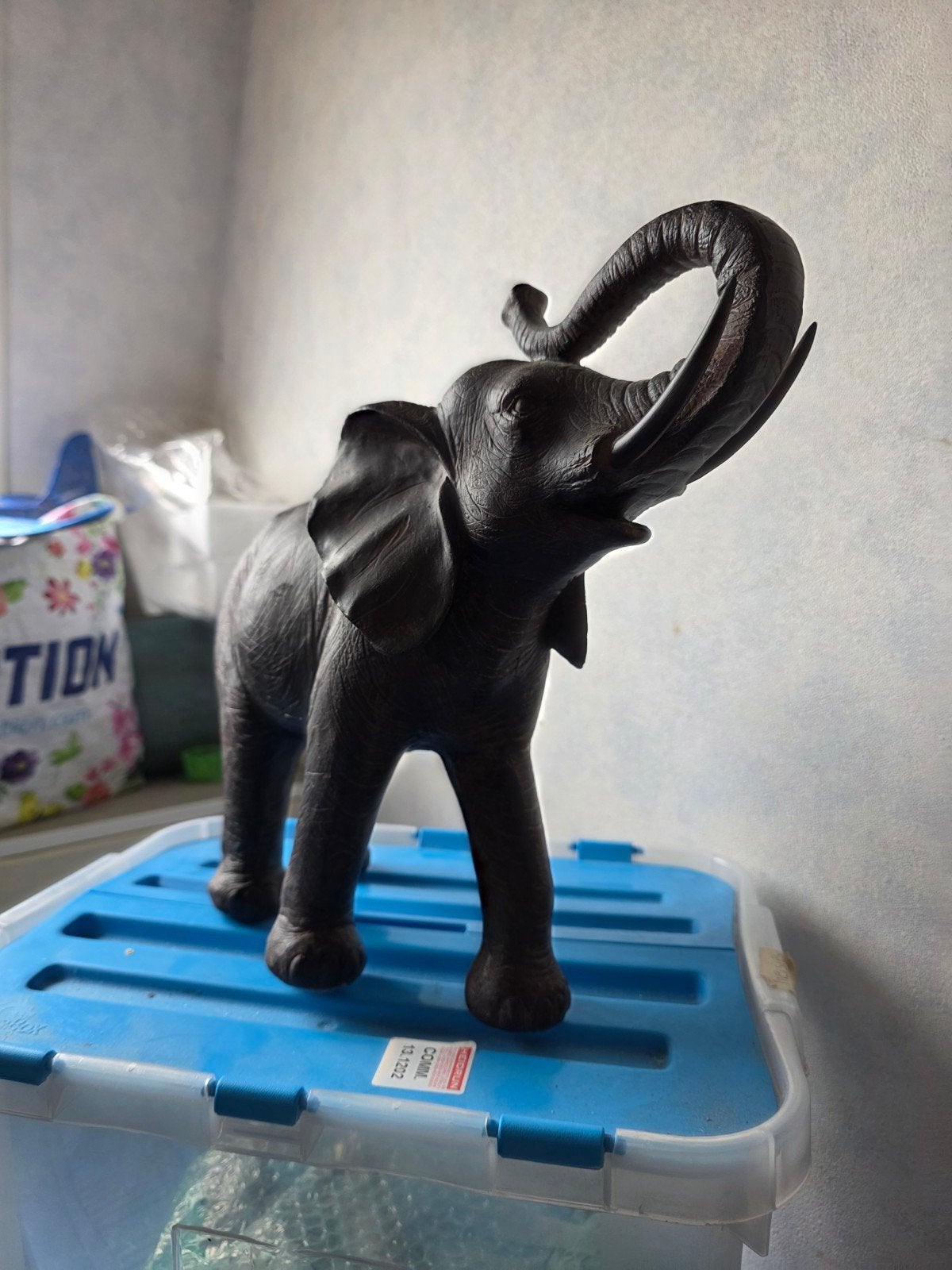 een olifant van ongeveer 50 cm, Ophalen, Zo goed als nieuw, Dier