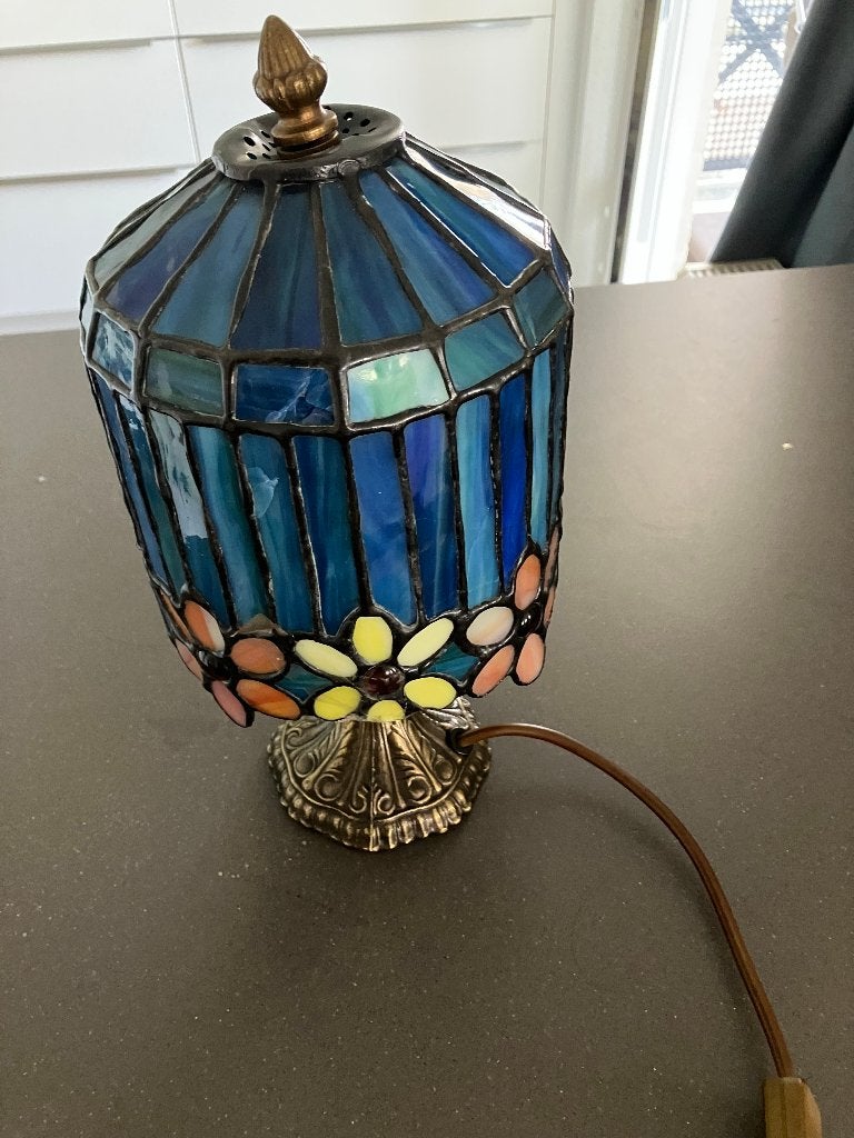 Tiffany-stijl tafellamp met bloemmotief, Huis en Inrichting, Meerkleurig, Ophalen, Gebruikt, Glas