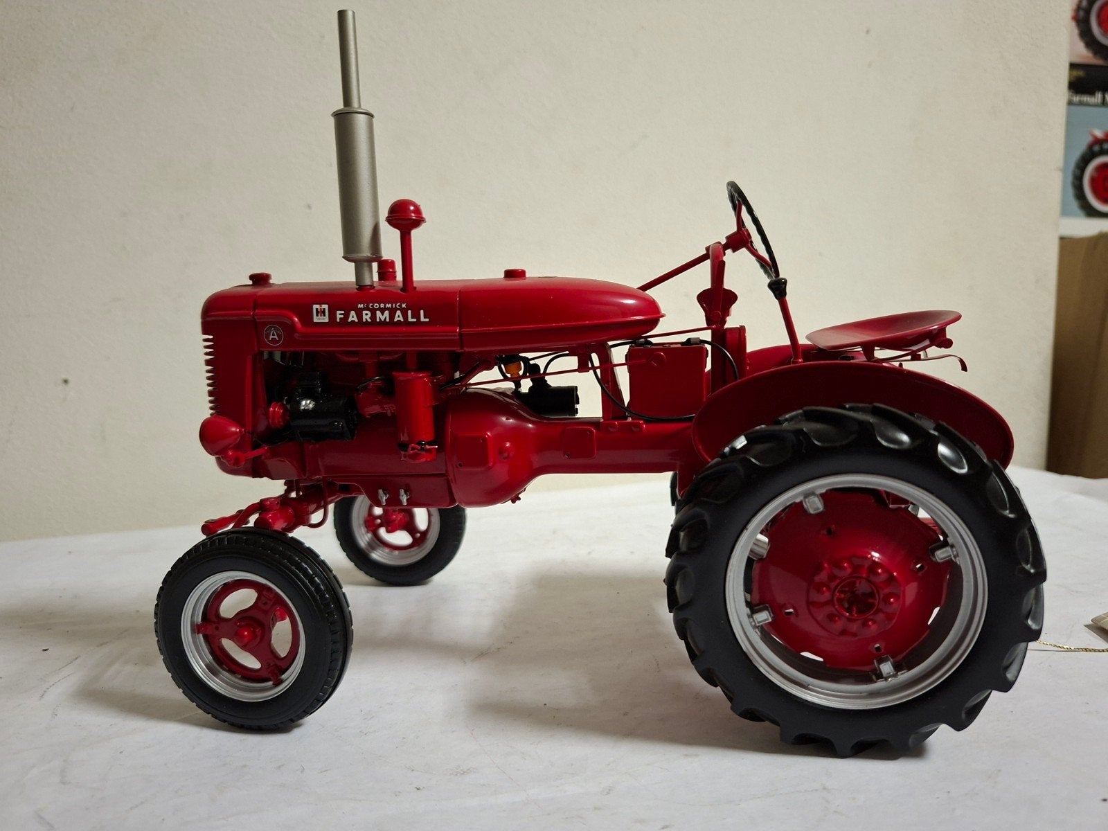 Farmall A tractor.  Franklin Mint schaal 1:12., Ophalen of Verzenden, Nieuw, Groter dan 1:32, Overige merken