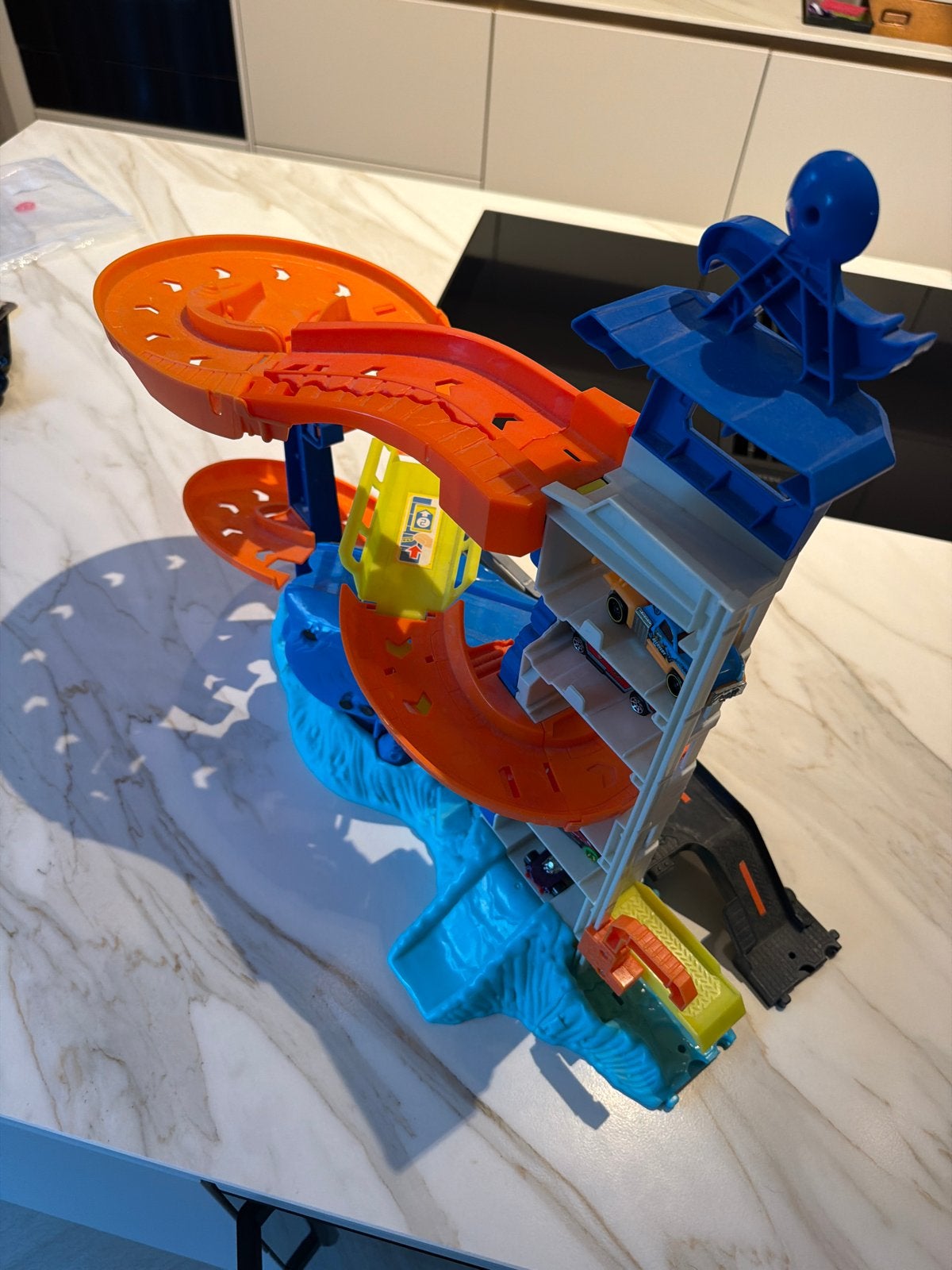 Hot Wheels City Ultimate Garage Haai Aanval Speelset, Ophalen of Verzenden, Zo goed als nieuw