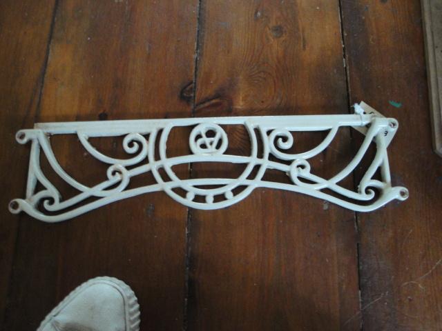 Decoratieve gietijzeren beugel, wit, vintage, Ophalen of Verzenden, Gebruikt