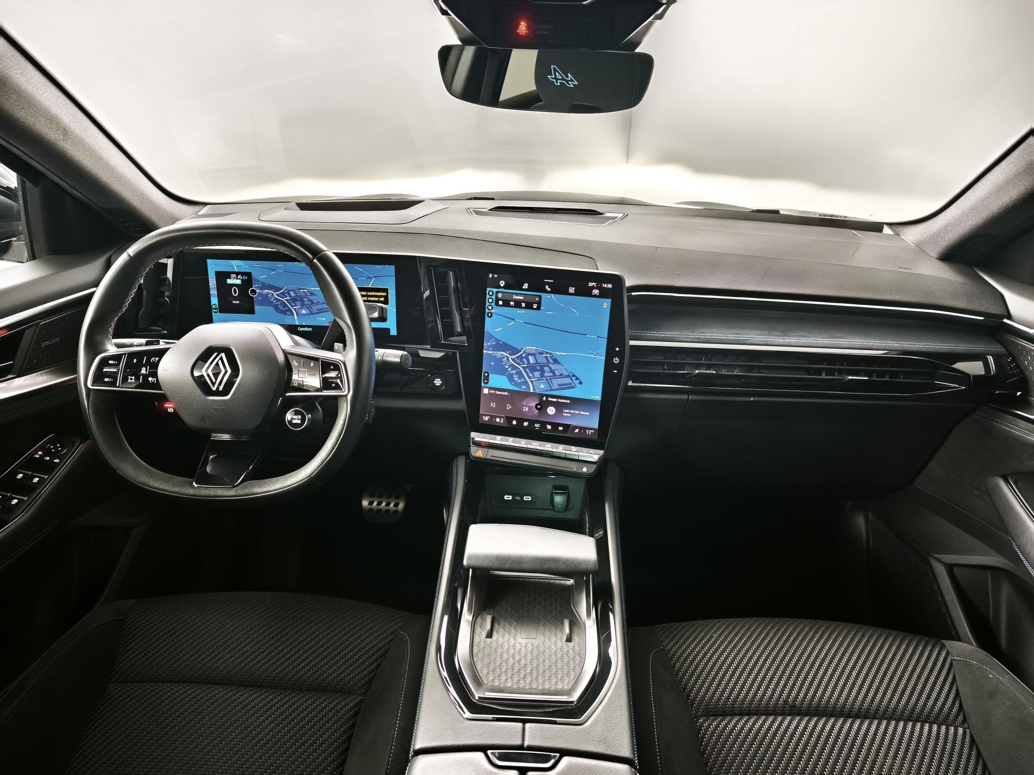 Renault Austral 1.2 E-Tech full hybrid 200 iconic esprit Alp, Auto's, Renault, Gebruikt, Euro 6, 1199 cc, 2 kWh